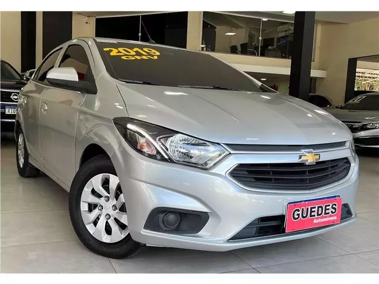 Chevrolet Onix Prata 10