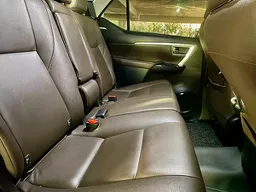 Toyota Hilux SW4