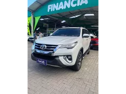 Toyota Hilux SW4