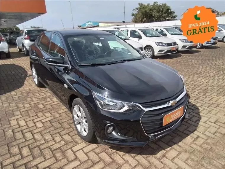 Chevrolet Onix Preto 4