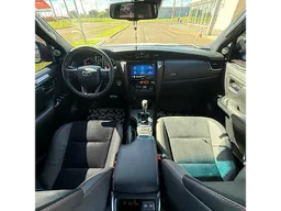Toyota Hilux SW4