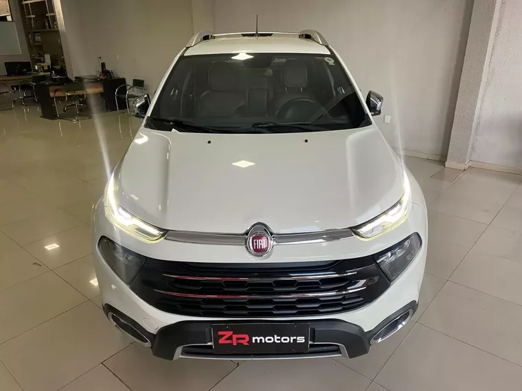 Fiat Toro Branco 13