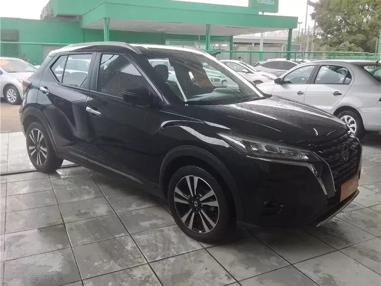 Nissan Kicks Preto 10