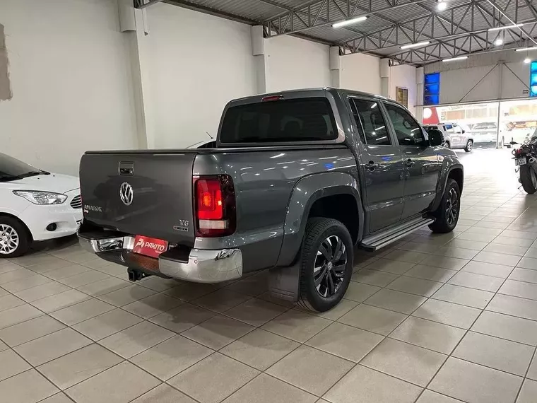 Volkswagen Amarok Cinza 1