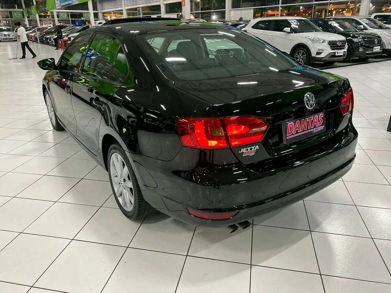 Volkswagen Jetta Preto 2