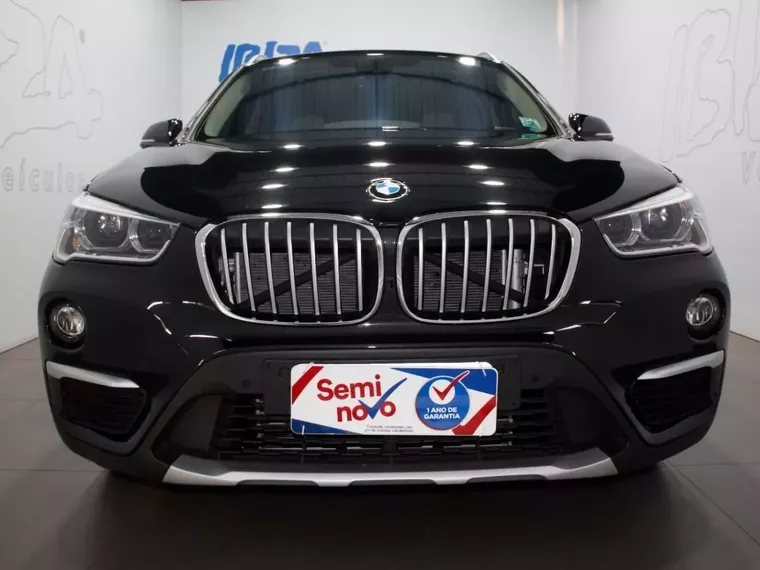 BMW X1 Preto 4