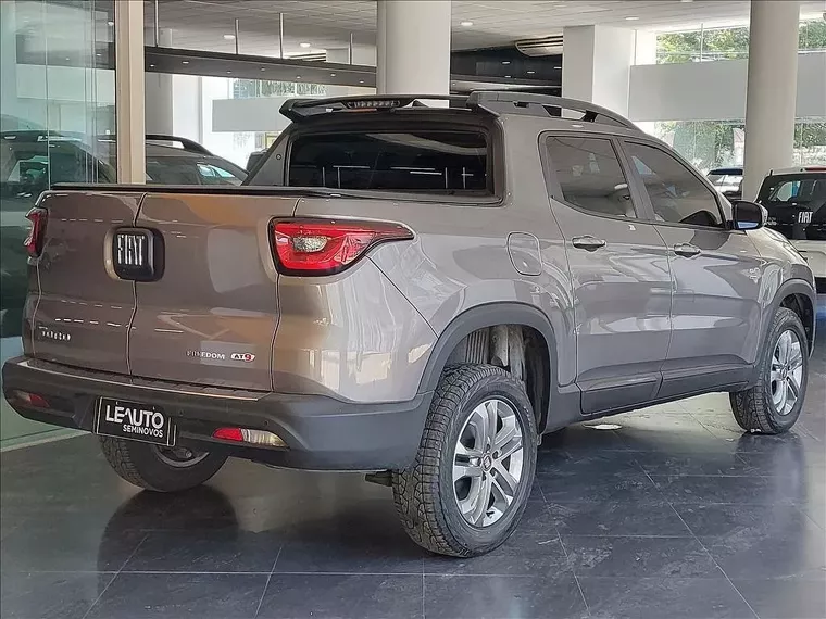 Fiat Toro Cinza 5