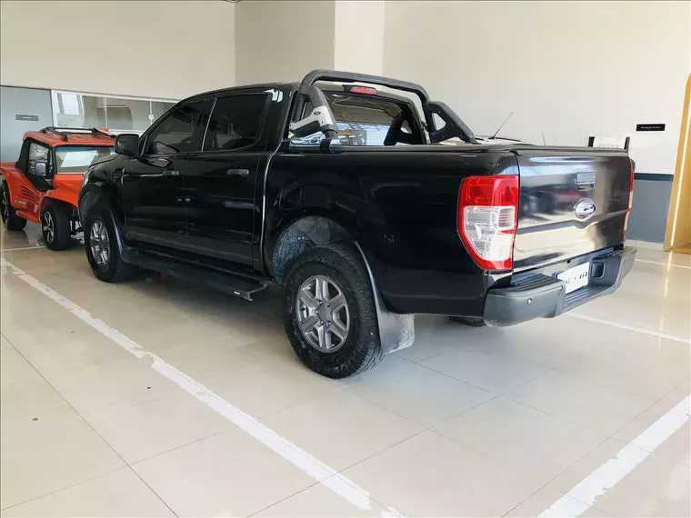 Ford Ranger Preto 3