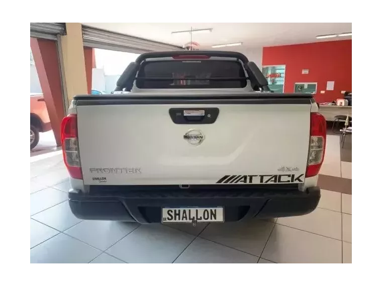 Nissan Frontier Branco 3