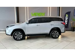 Toyota Hilux SW4
