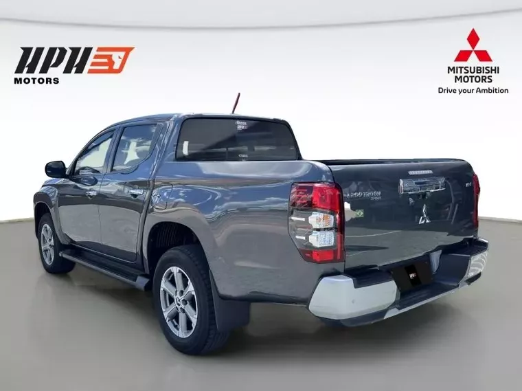 Mitsubishi L200 Triton Cinza 6