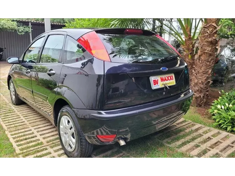 Ford Focus Preto 4