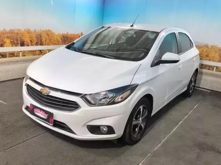 Chevrolet Onix Branco 2