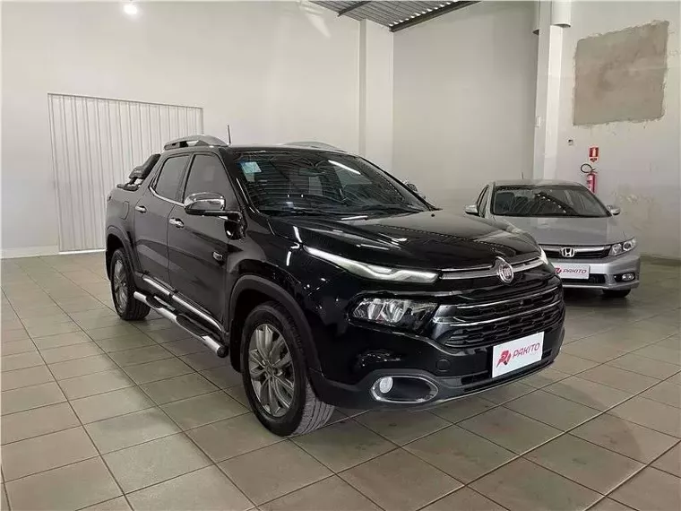 Fiat Toro Preto 8