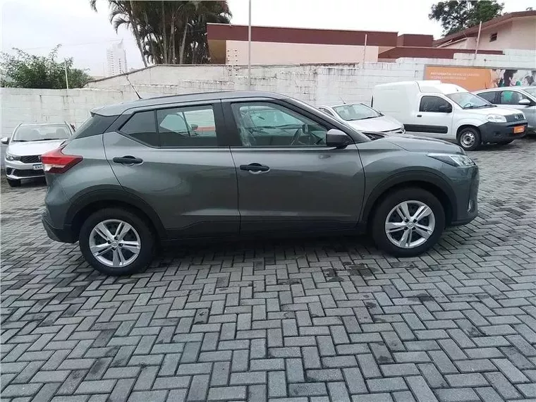 Nissan Kicks Cinza 6