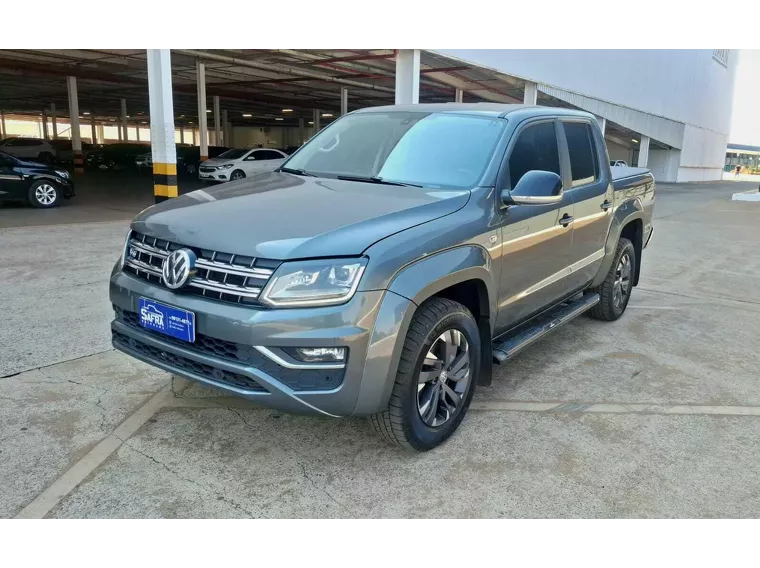 Volkswagen Amarok Cinza 1