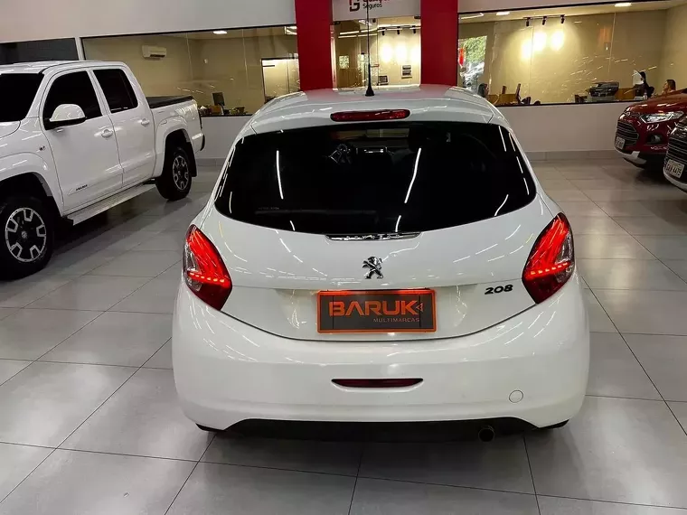 Peugeot 208 Branco 9