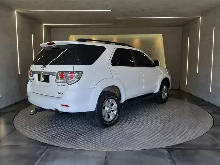 Toyota Hilux SW4 Branco 10