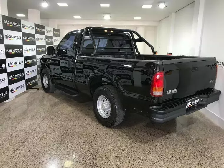 Ford F-250 Preto 3