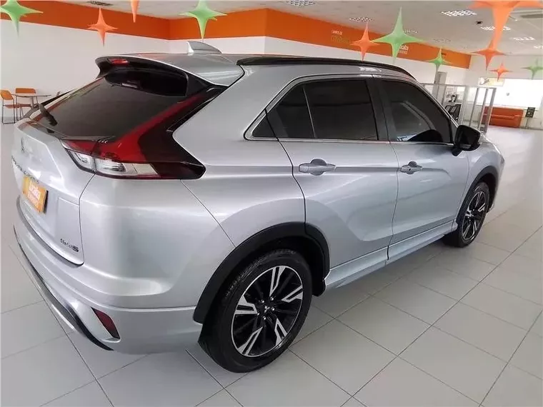 Mitsubishi Eclipse Cross Prata 3