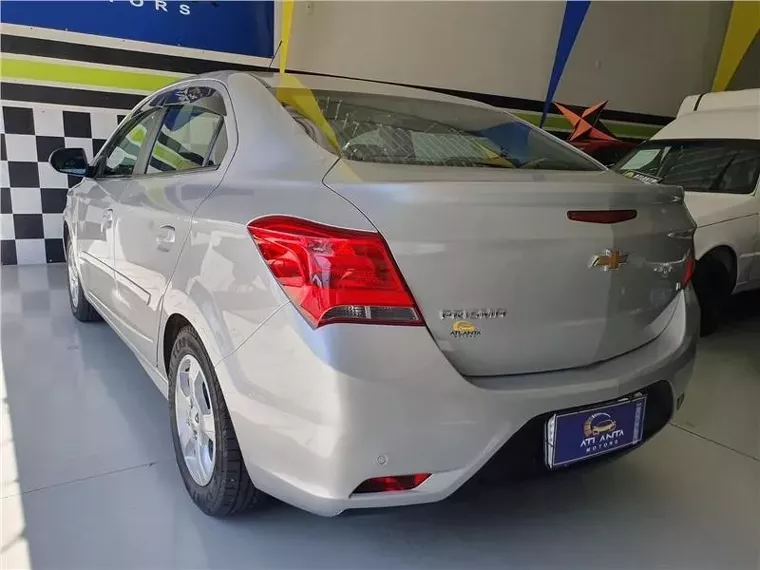 Chevrolet Prisma Prata 4