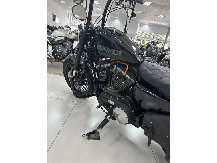 Harley-Davidson Sportster 1200 Preto 13