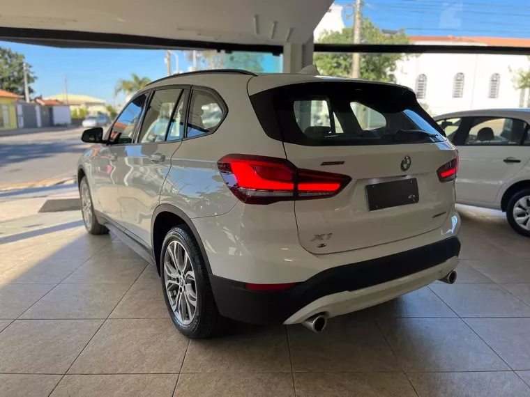 BMW X1 Branco 7