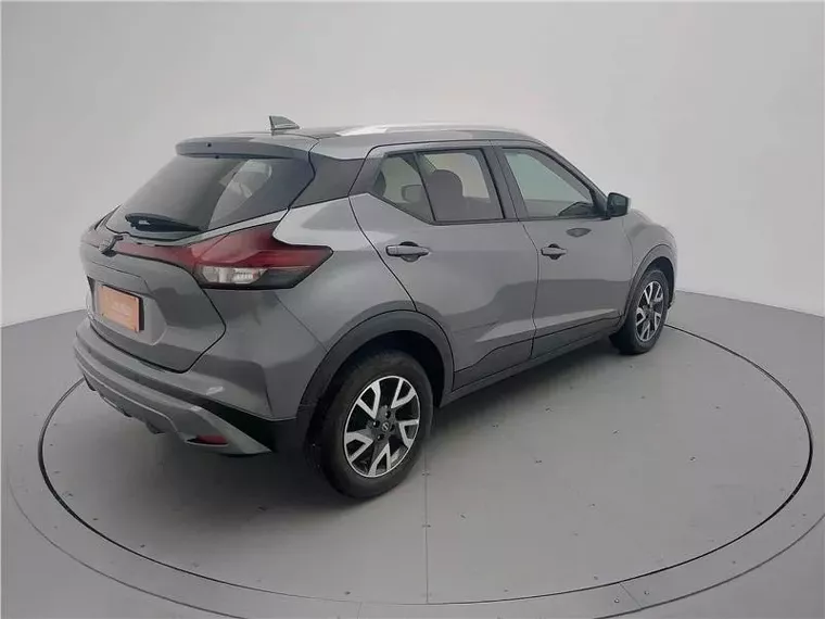 Nissan Kicks Cinza 12