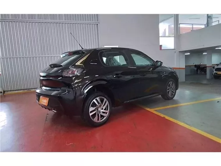 Peugeot 208 Preto 8