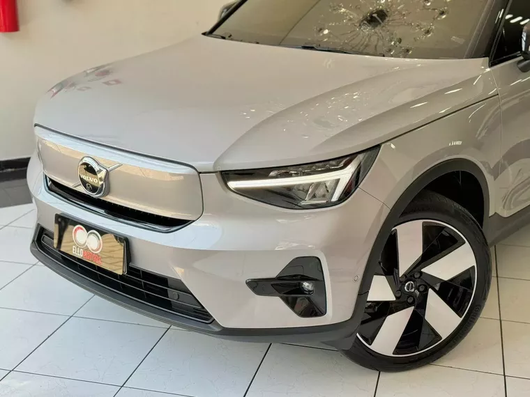 Volvo C40 Prata 9