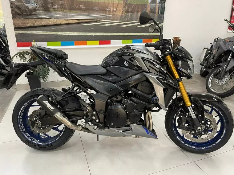 Suzuki GSX-S Preto 1