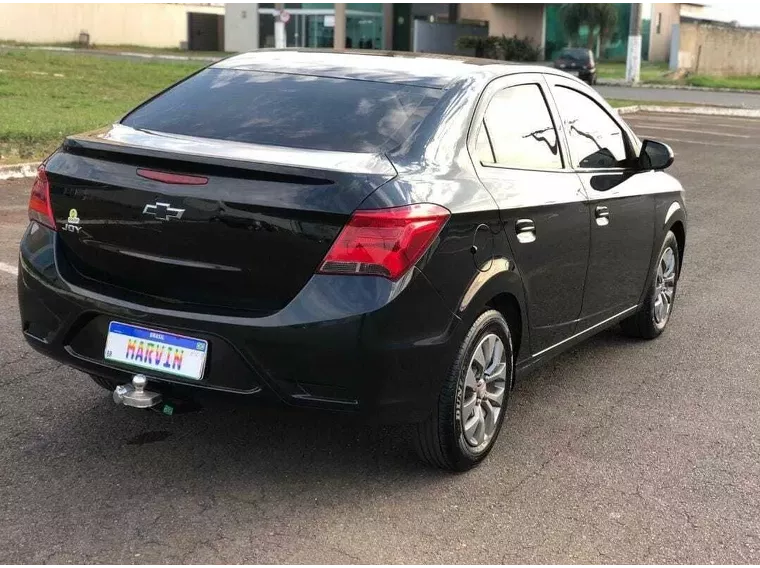 Chevrolet Onix Preto 12