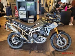 Triumph Tiger 900