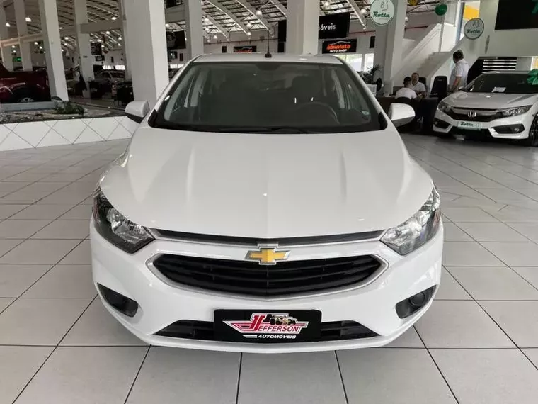 Chevrolet Onix Branco 11