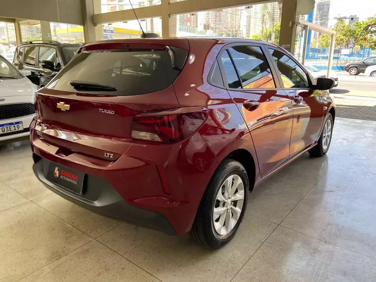 Chevrolet Onix Vermelho 6