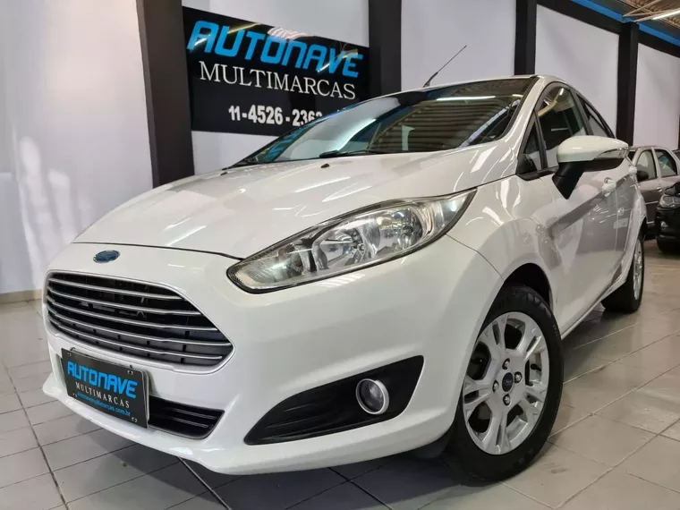 Ford Fiesta Branco 10