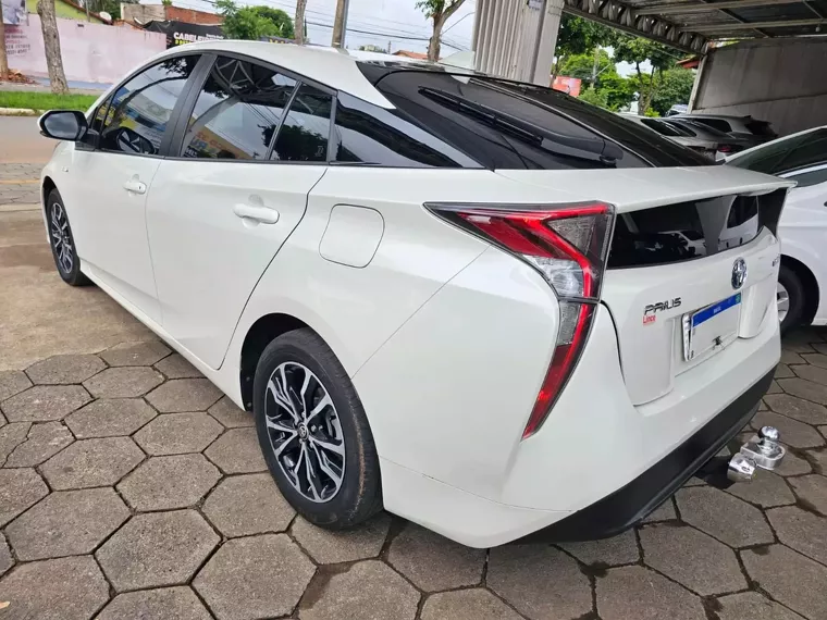 Toyota Prius Branco 1