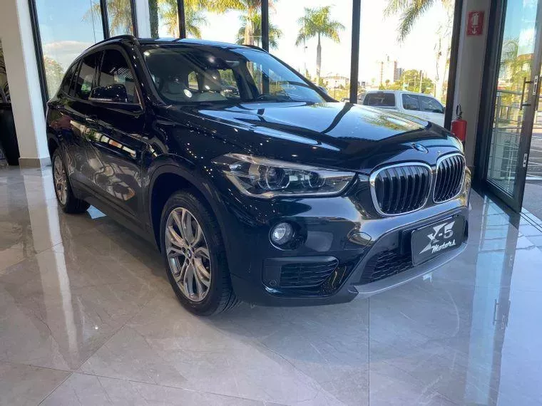 BMW X1 Preto 9