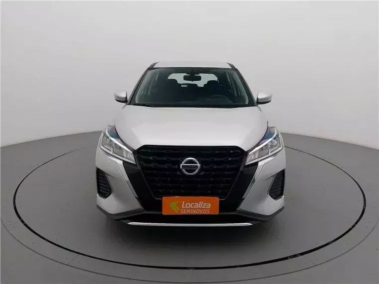 Nissan Kicks Prata 7