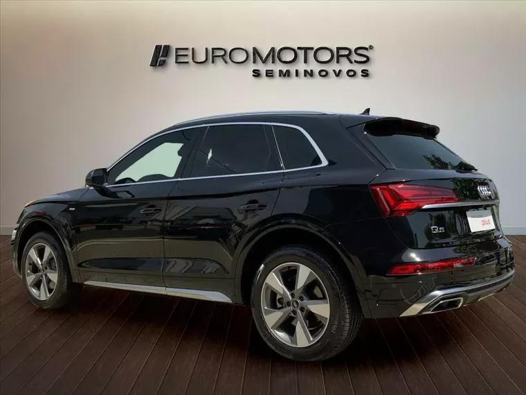 Audi Q5 Preto 14