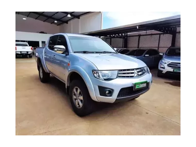 Mitsubishi L200 Triton Prata 1