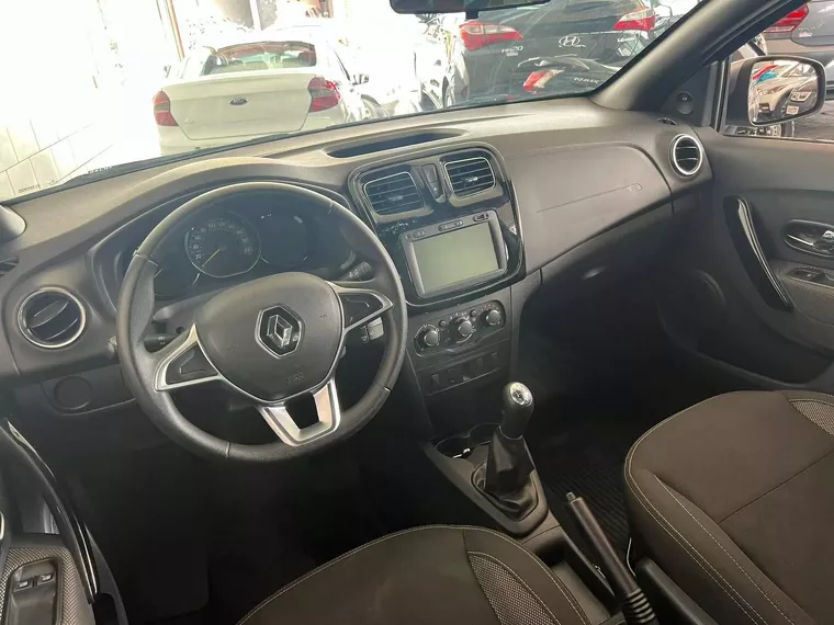 Renault Logan Cinza 13