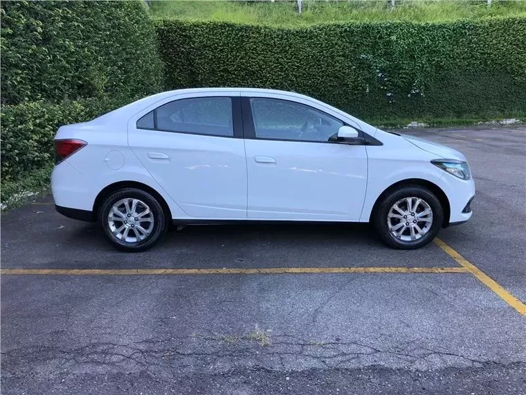 Chevrolet Prisma Branco 9