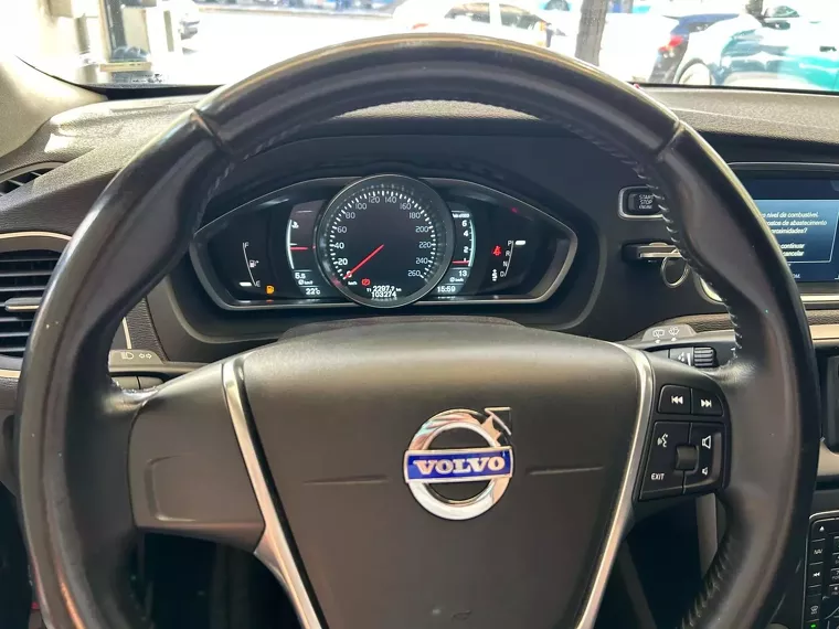 Volvo V40 Preto 12