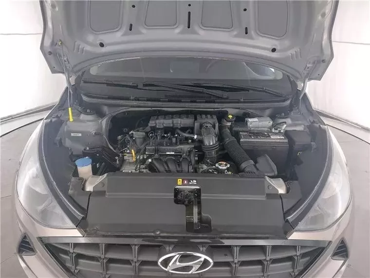 Hyundai HB20 Prata 7