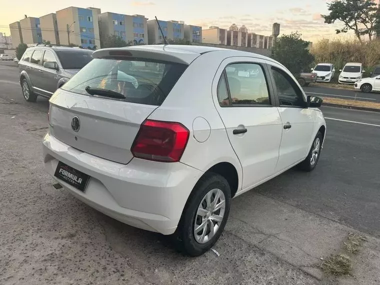 Volkswagen Gol Branco 10