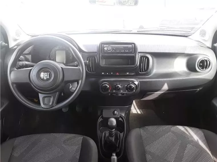 Fiat Mobi Prata 3