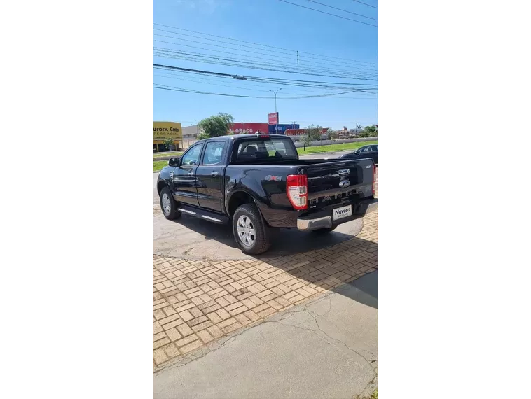 Ford Ranger Preto 11