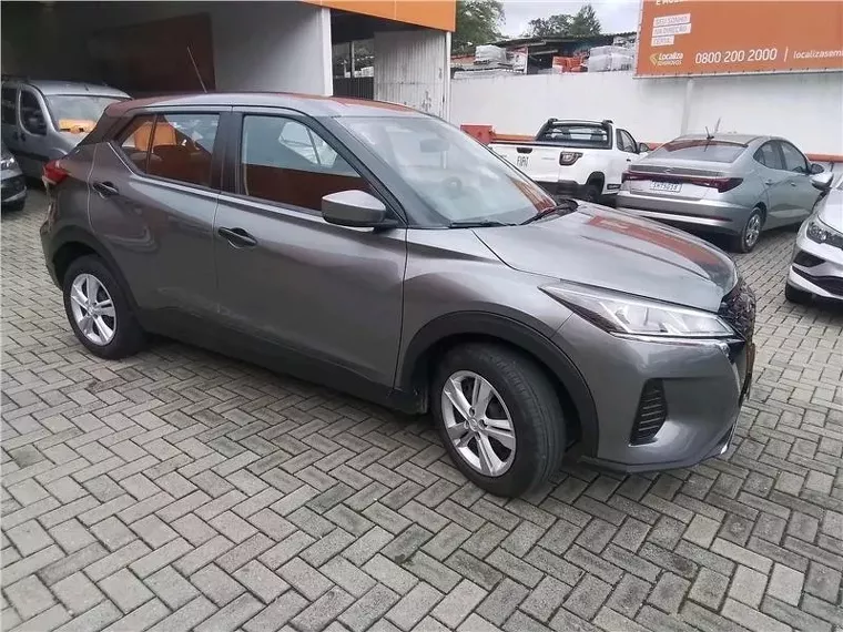 Nissan Kicks Cinza 9