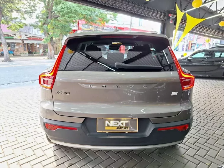 Volvo XC40 Cinza 5